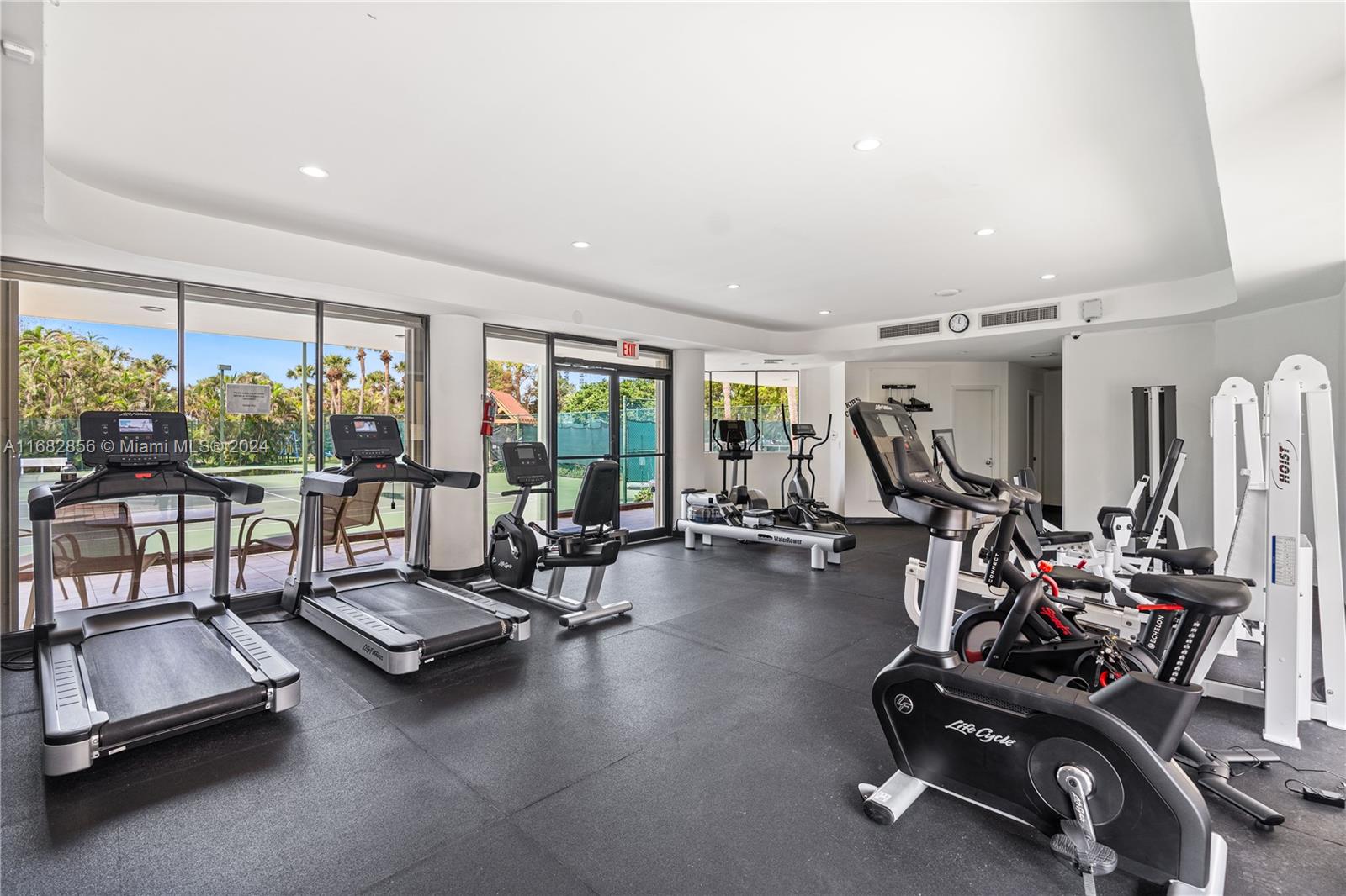20191 E Country Club Dr # 1109
