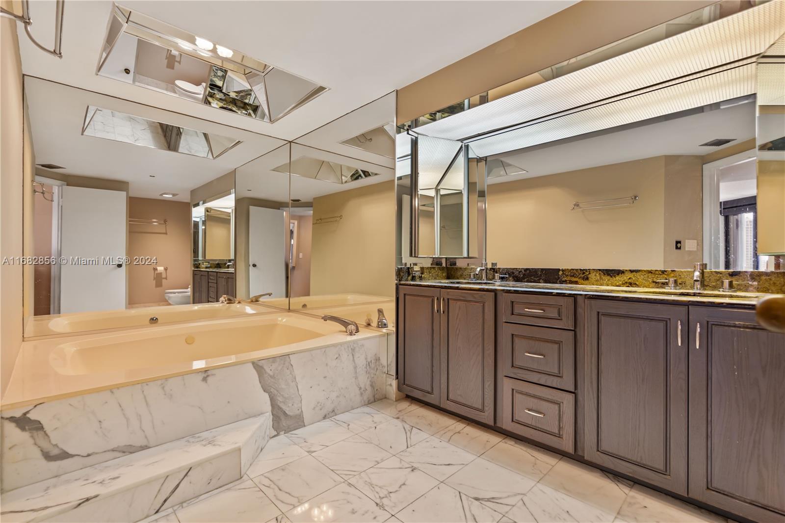 20191 E Country Club Dr # 1109