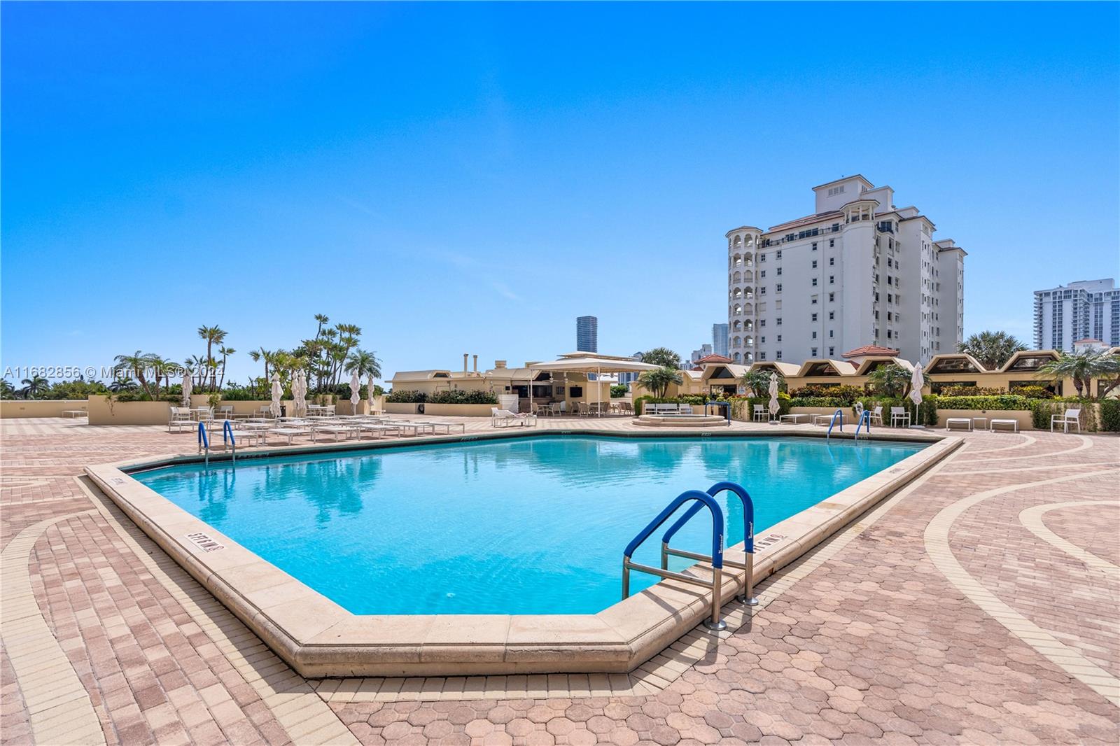 20191 E Country Club Dr # 1109