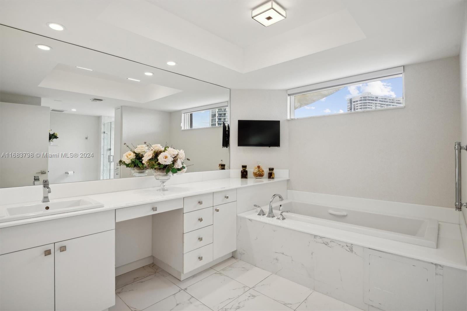 3000 Island Blvd # 1003