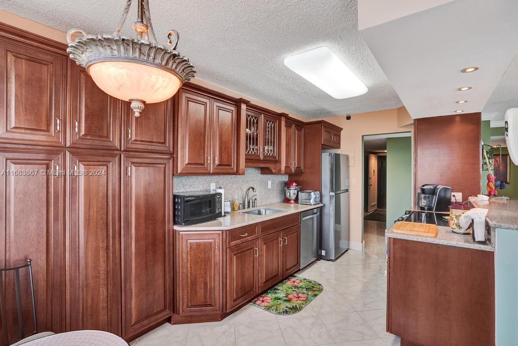 18011 Biscayne Blvd # 1705