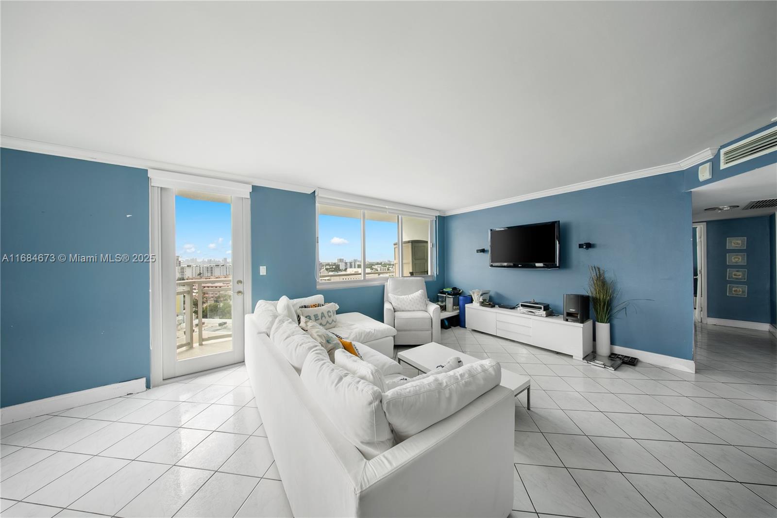 7135 Collins Ave # 1215
