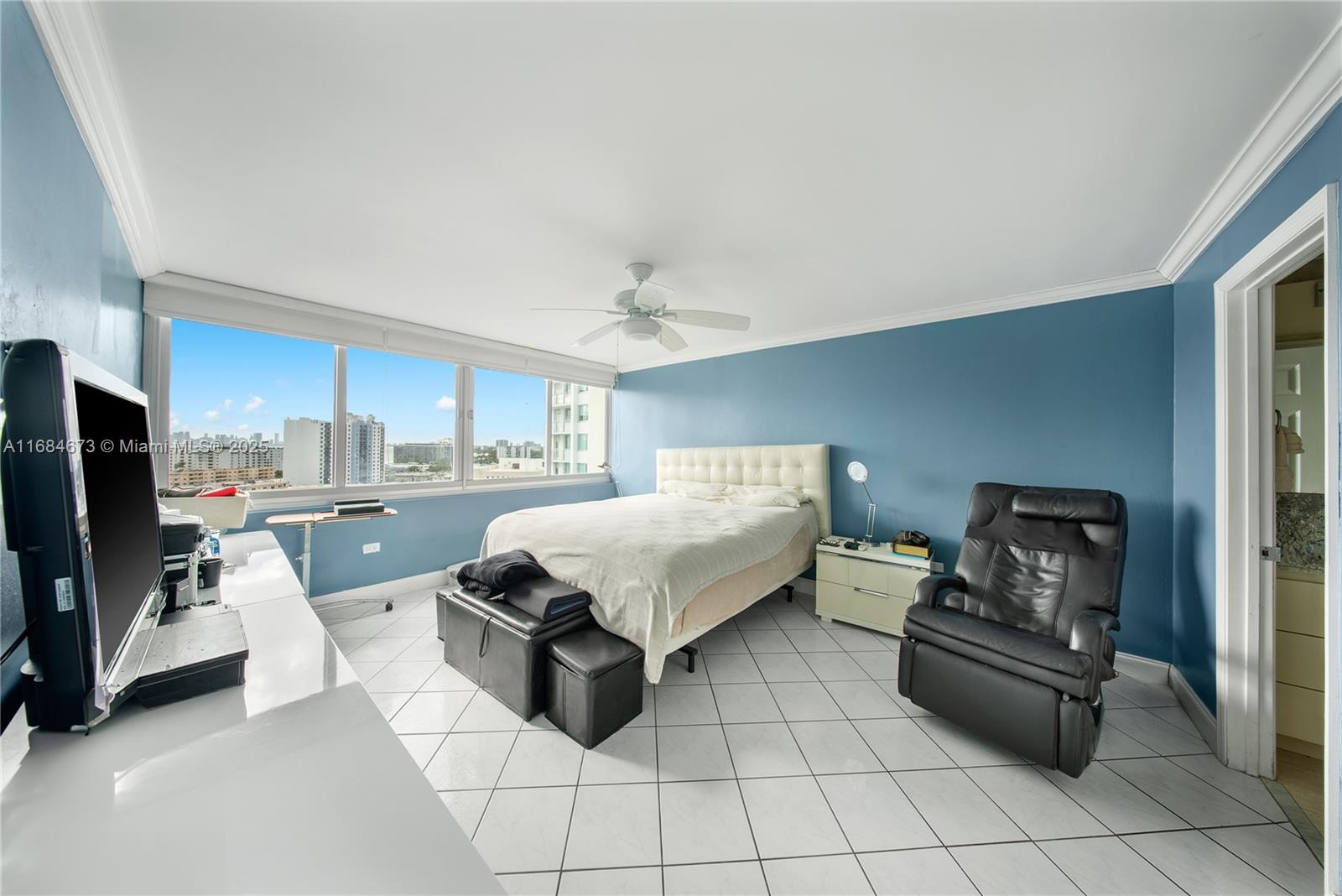7135 Collins Ave # 1215