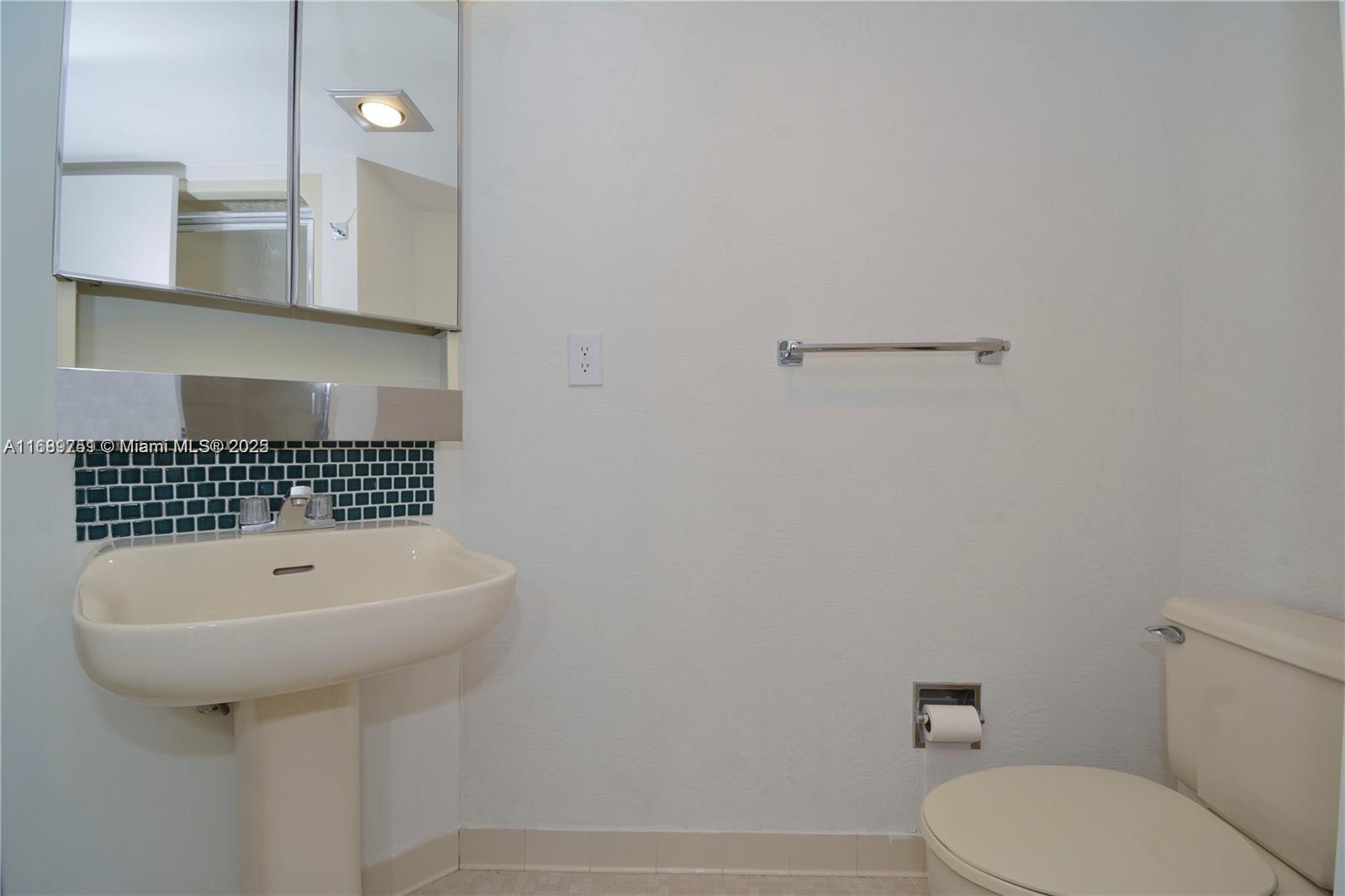 300 Three Islands Blvd # 308