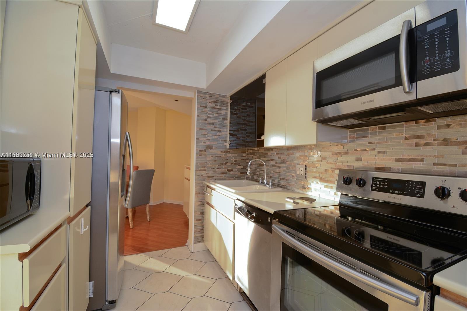 300 Three Islands Blvd # 308