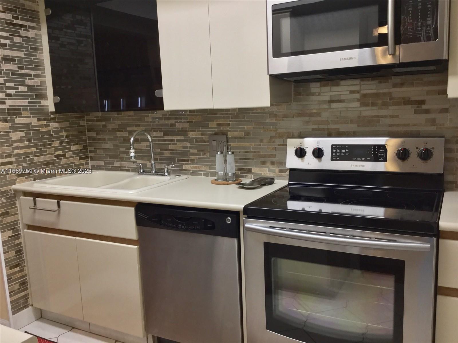 300 Three Islands Blvd # 308