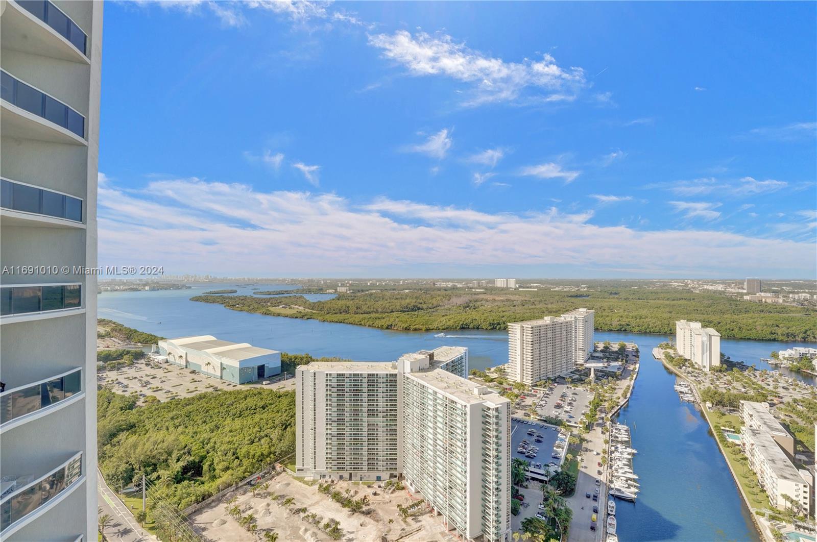 15811 Collins Ave # 3405