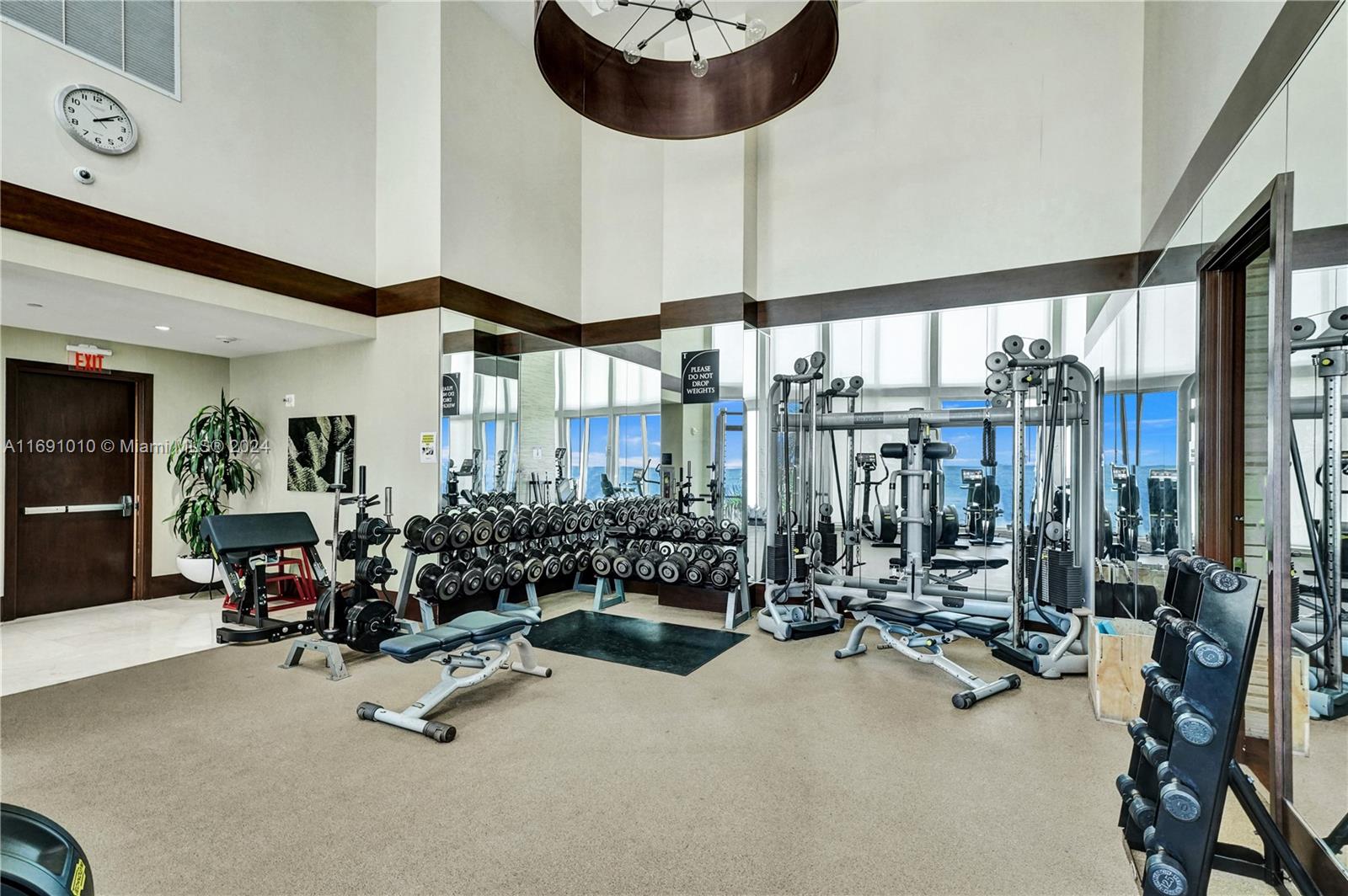 15811 Collins Ave # 3405