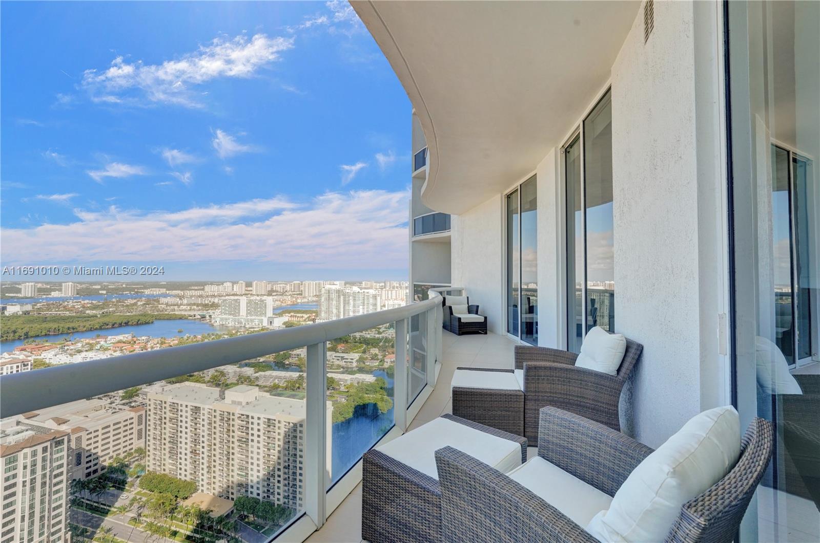 15811 Collins Ave # 3405