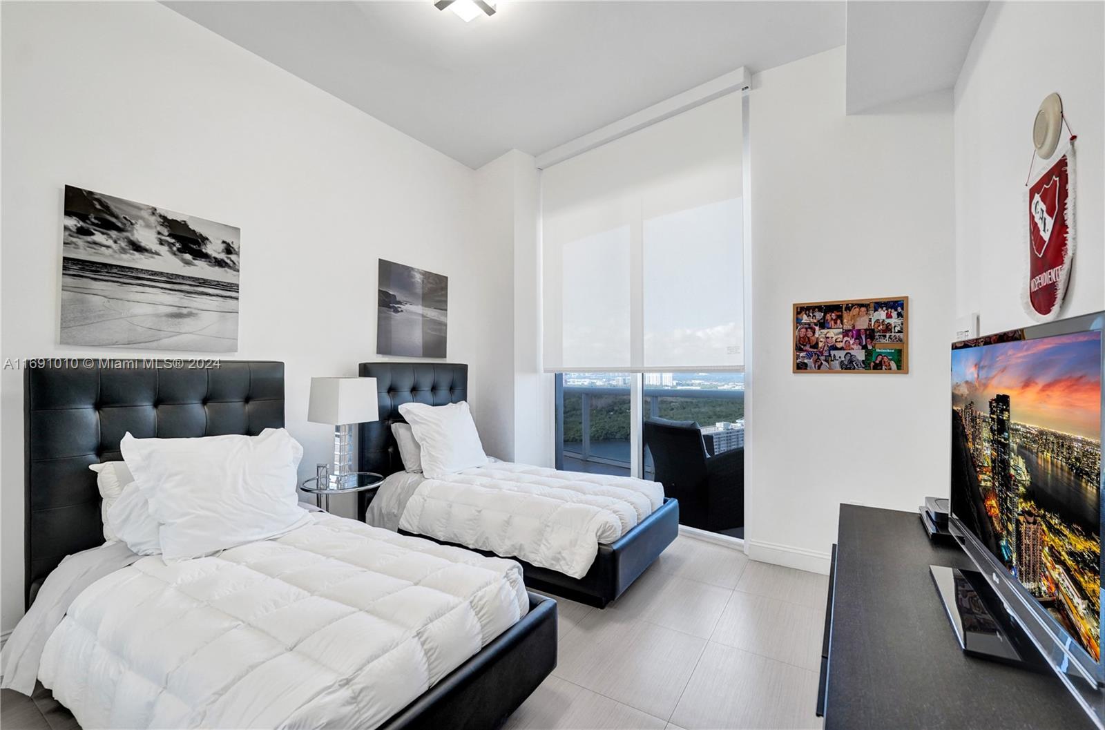 15811 Collins Ave # 3405
