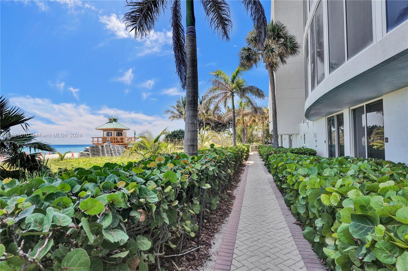 15811 Collins Ave # 3405