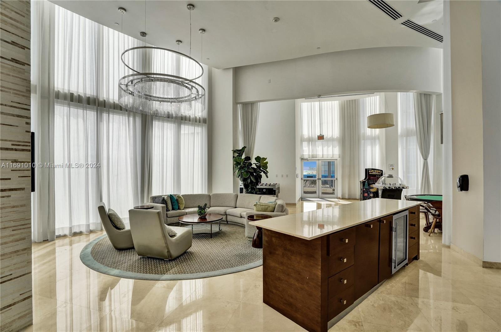 15811 Collins Ave # 3405
