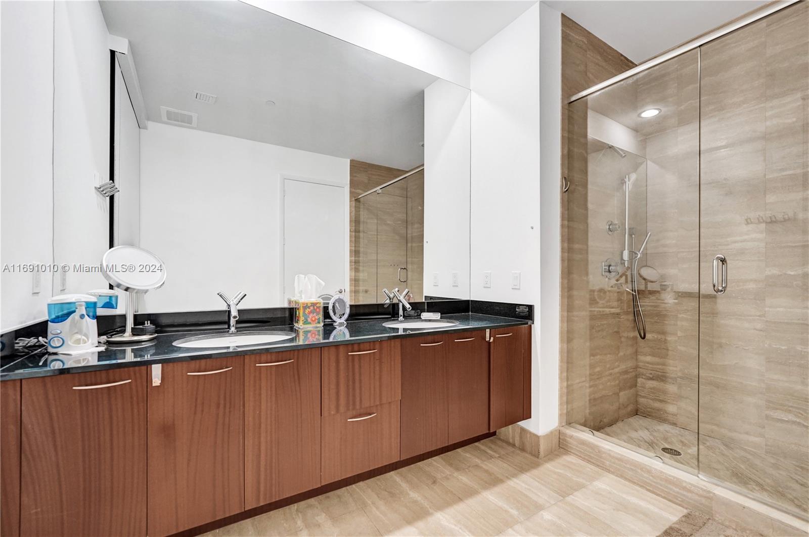 15811 Collins Ave # 3405