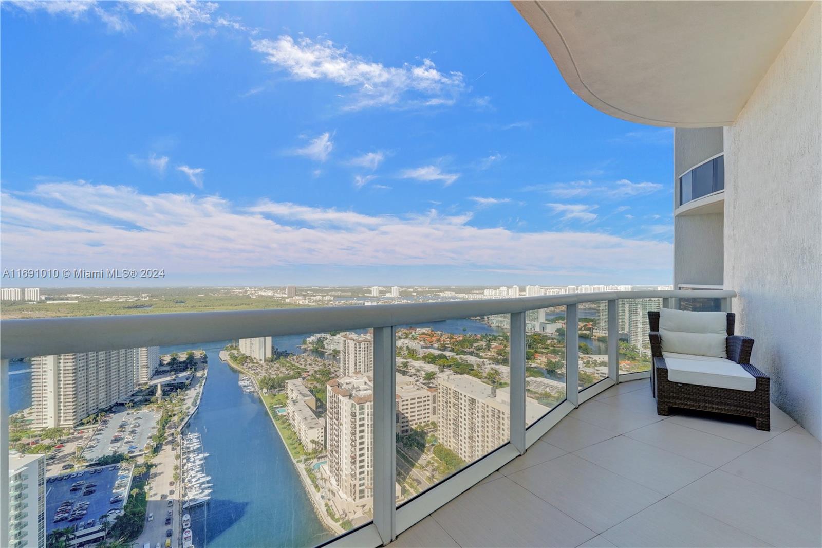 15811 Collins Ave # 3405
