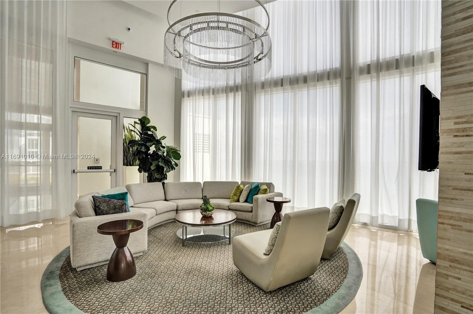 15811 Collins Ave # 3405