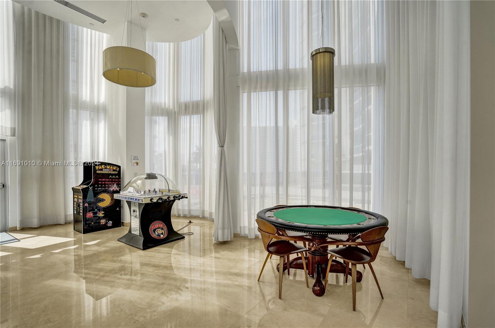 15811 Collins Ave # 3405