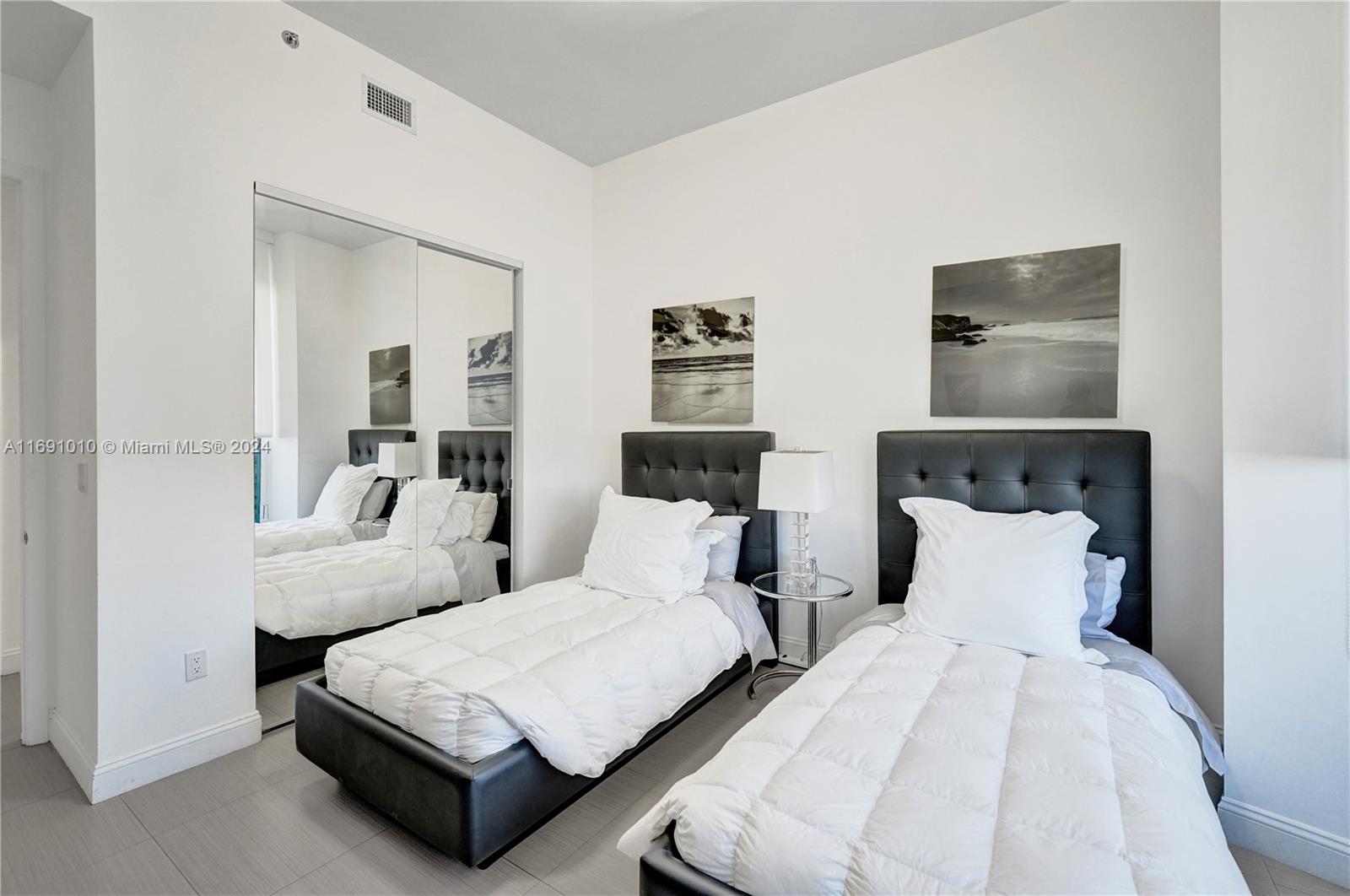 15811 Collins Ave # 3405