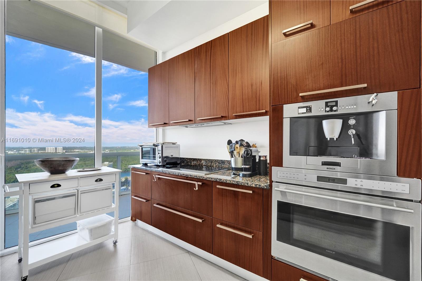 15811 Collins Ave # 3405