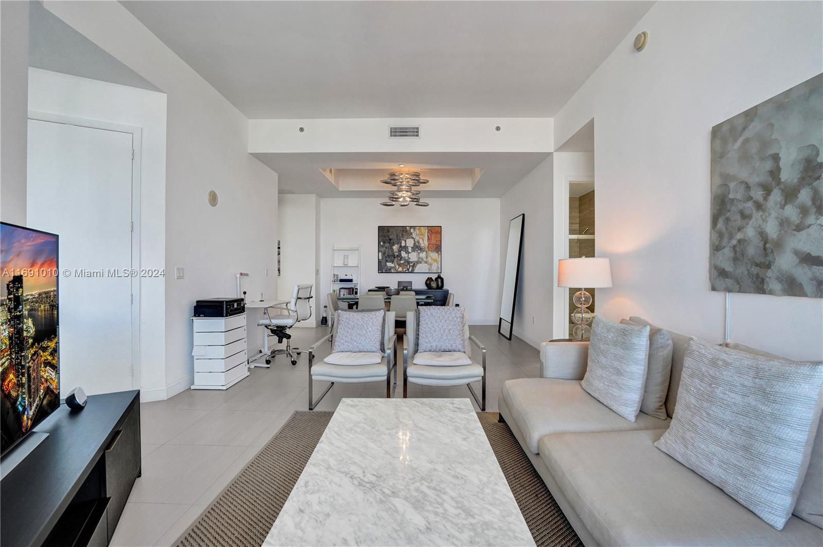 15811 Collins Ave # 3405