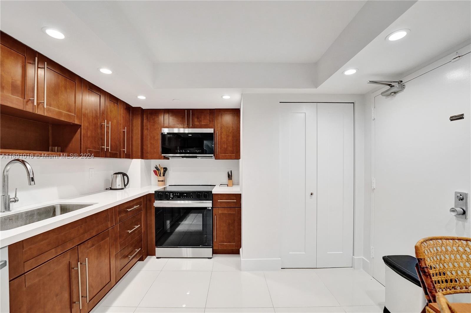 3200 PORT ROYALE DR # 1511