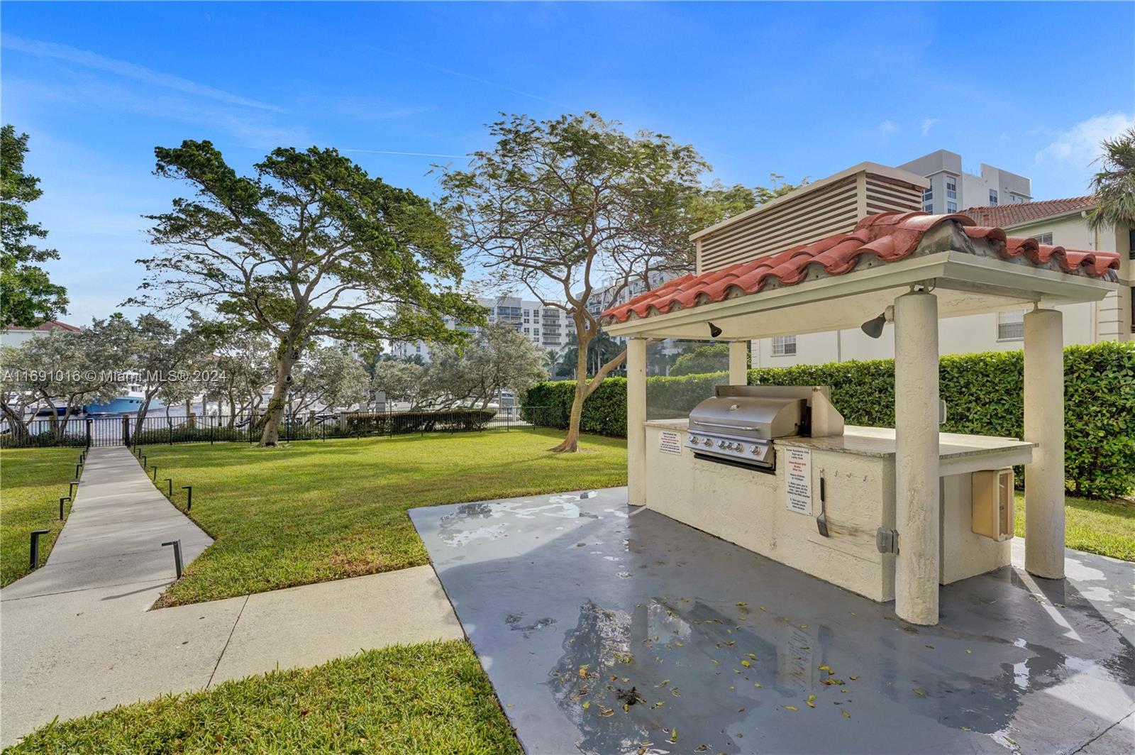 3200 PORT ROYALE DR # 1511