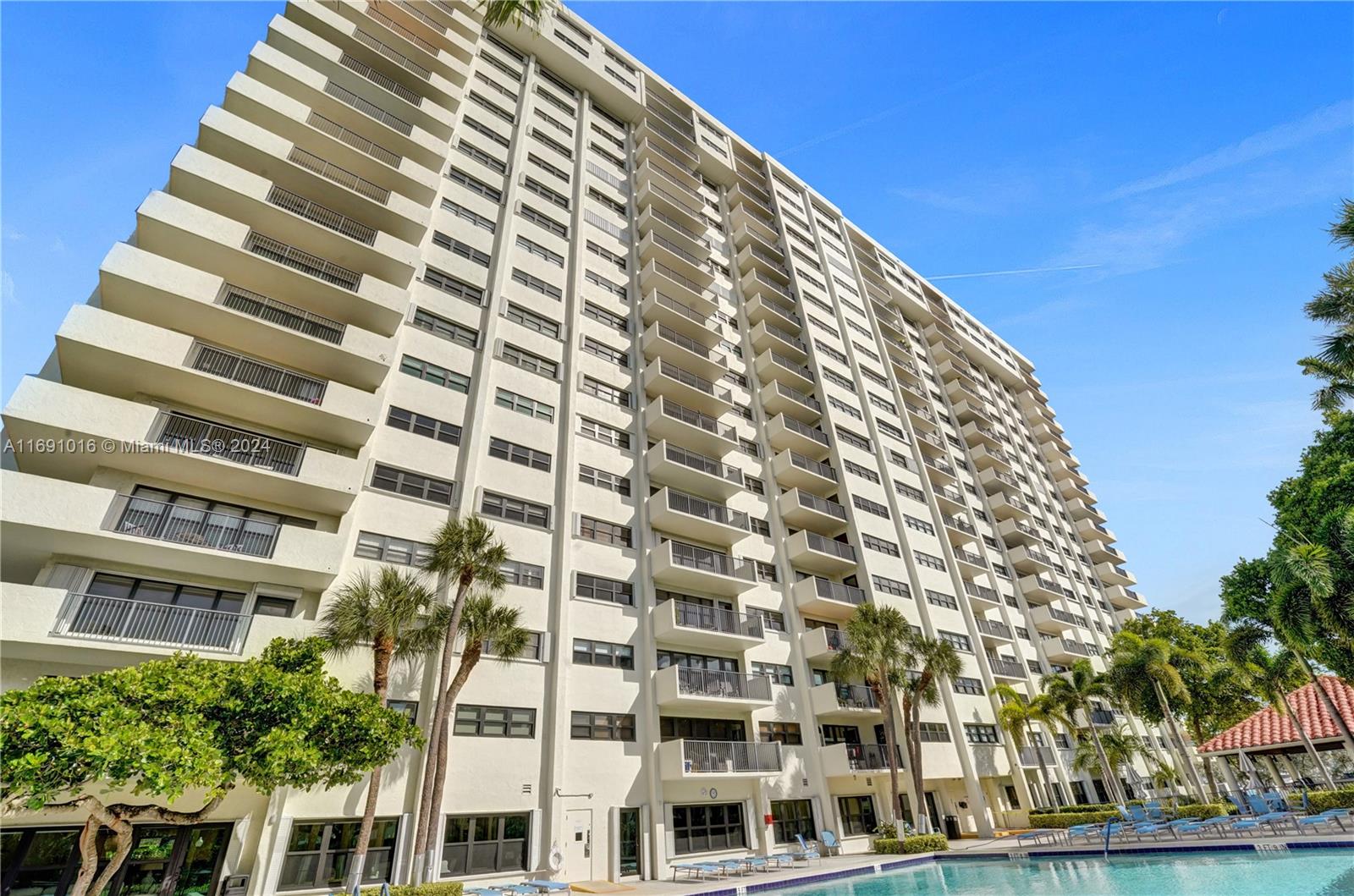 3200 PORT ROYALE DR # 1511