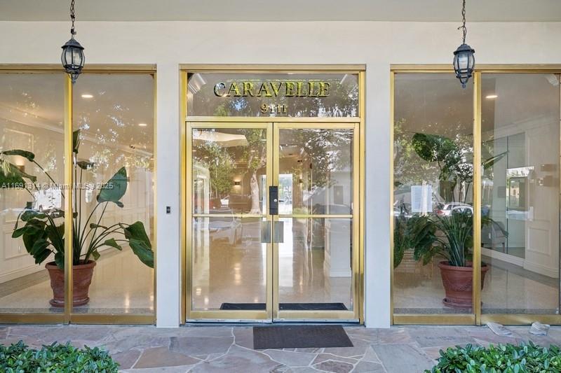 9111 E Bay Harbor Dr # 3E