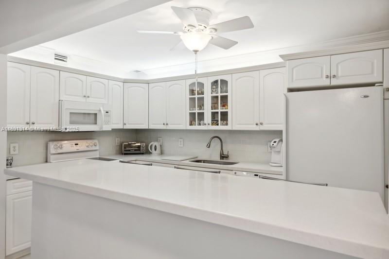9111 E Bay Harbor Dr # 3E