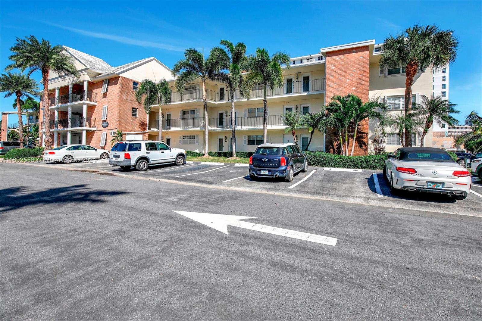 450 Paradise Isle Blvd # 307