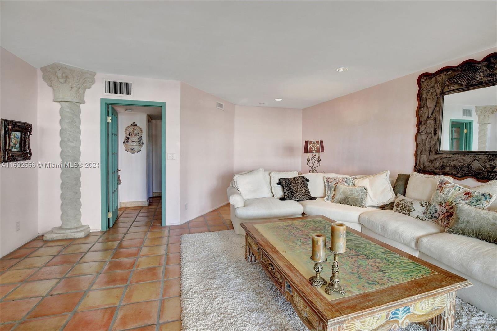 450 Paradise Isle Blvd # 307