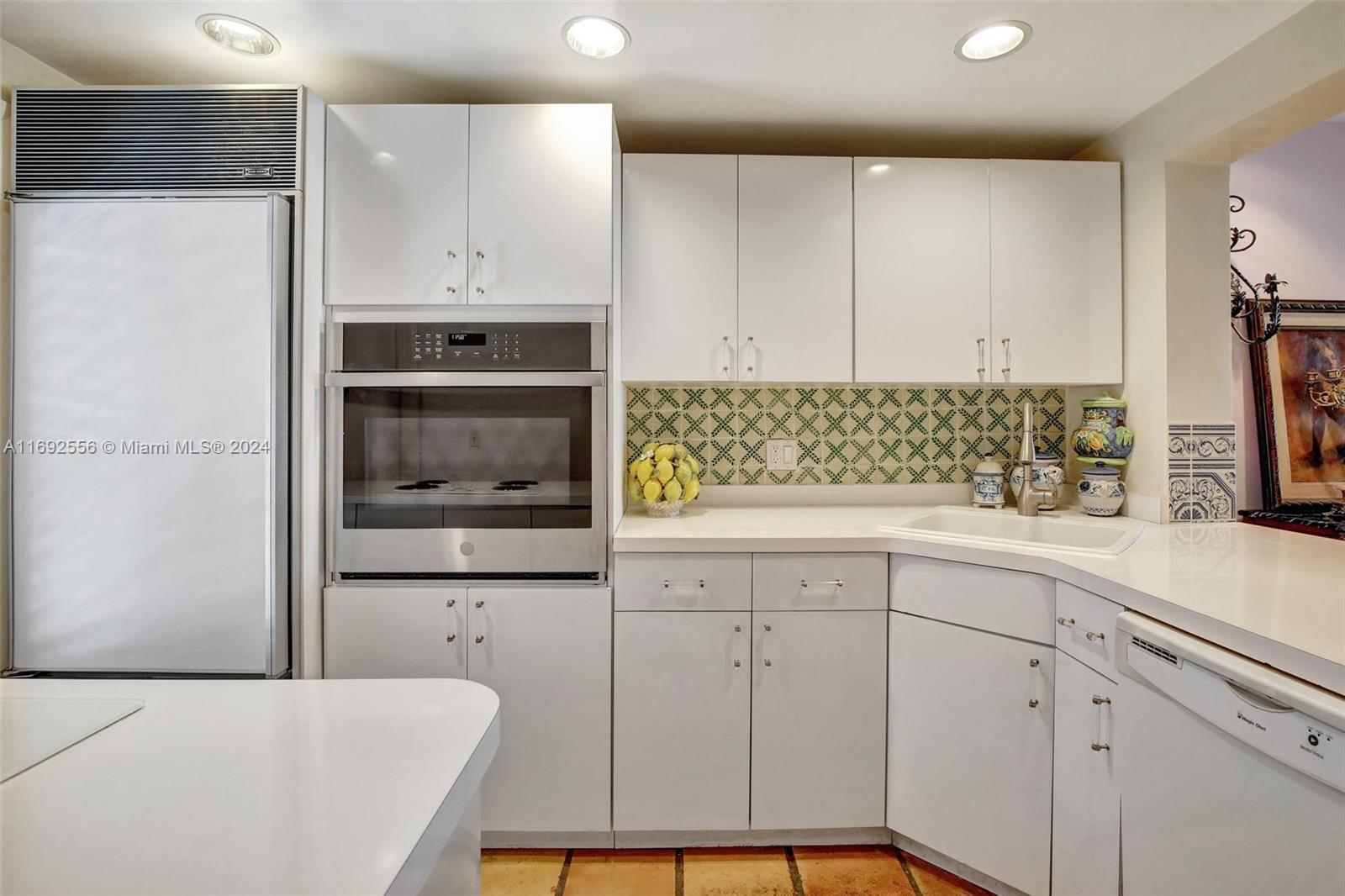 450 Paradise Isle Blvd # 307