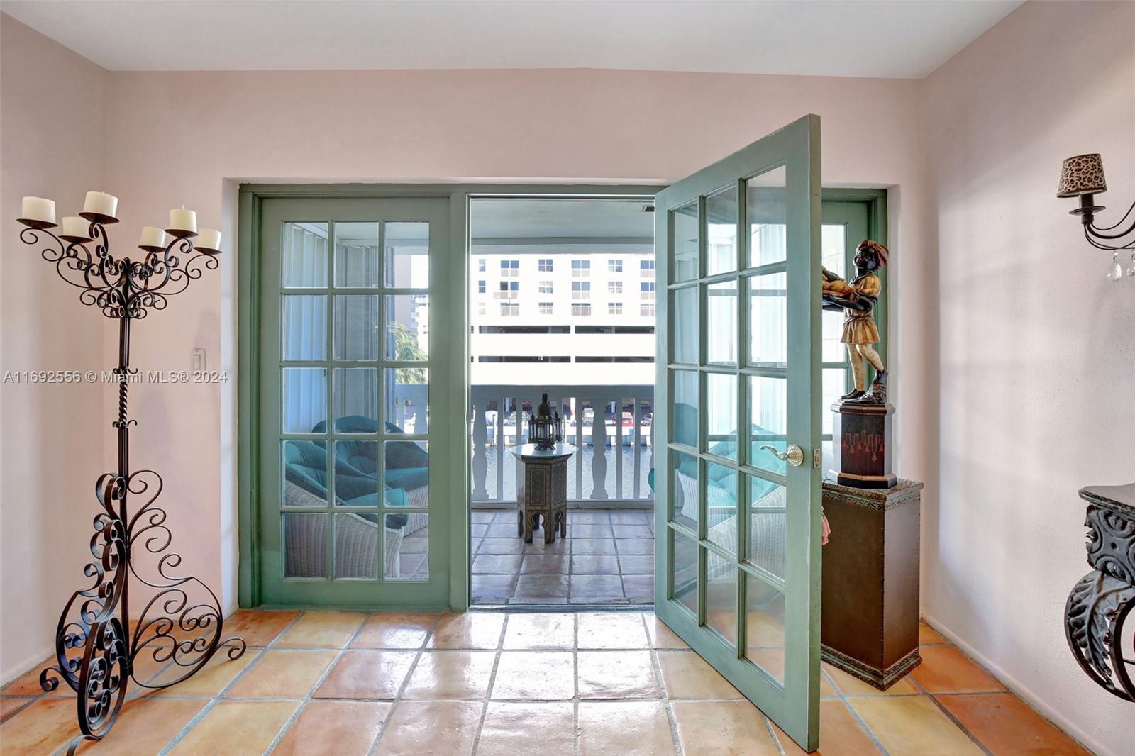 450 Paradise Isle Blvd # 307