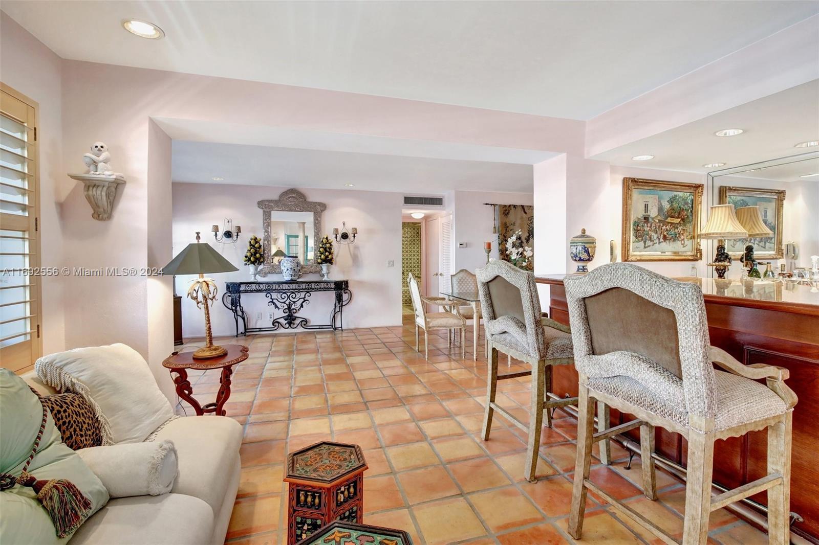 450 Paradise Isle Blvd # 307