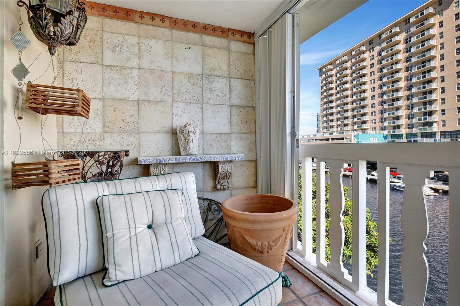 450 Paradise Isle Blvd # 307
