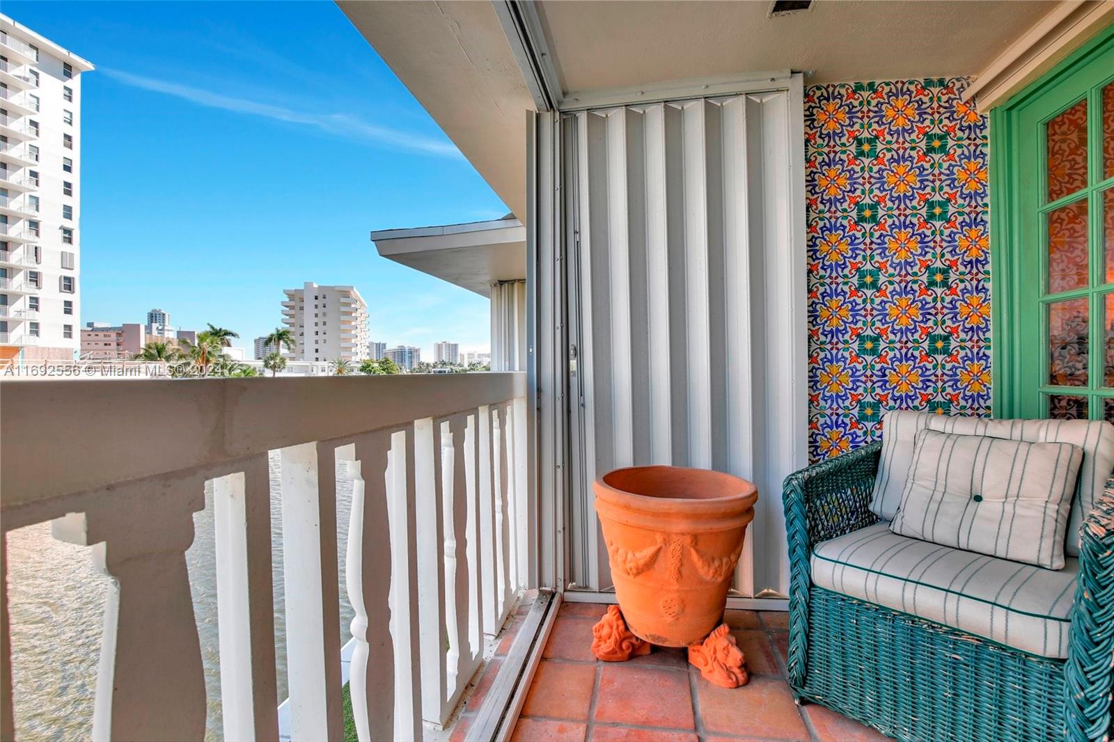 450 Paradise Isle Blvd # 307