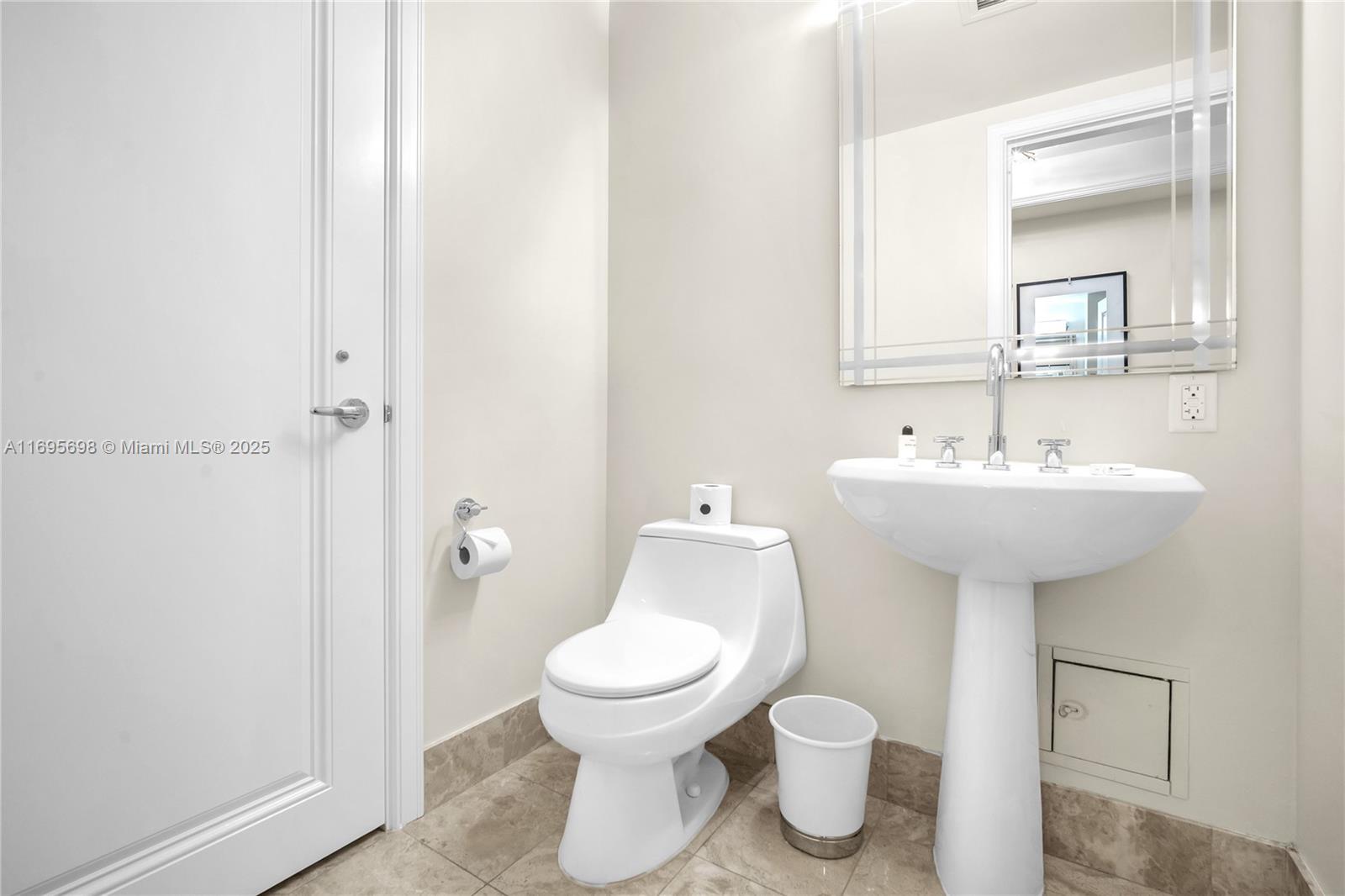 1435 Brickell Ave # 3012