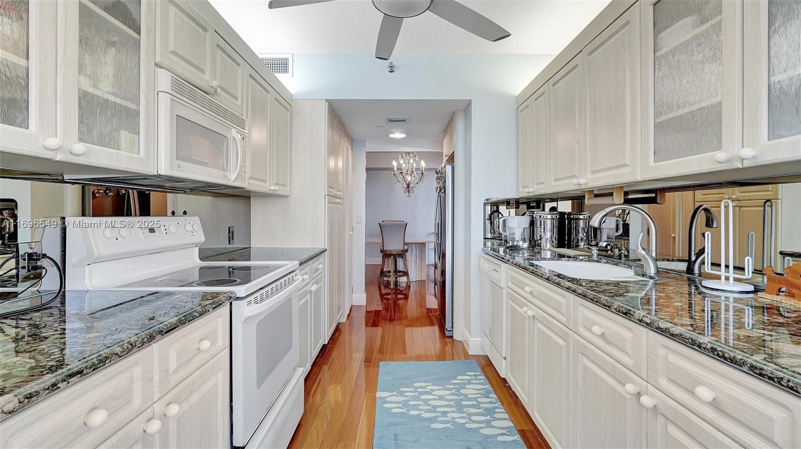 20281 E Country Club Dr # 1904