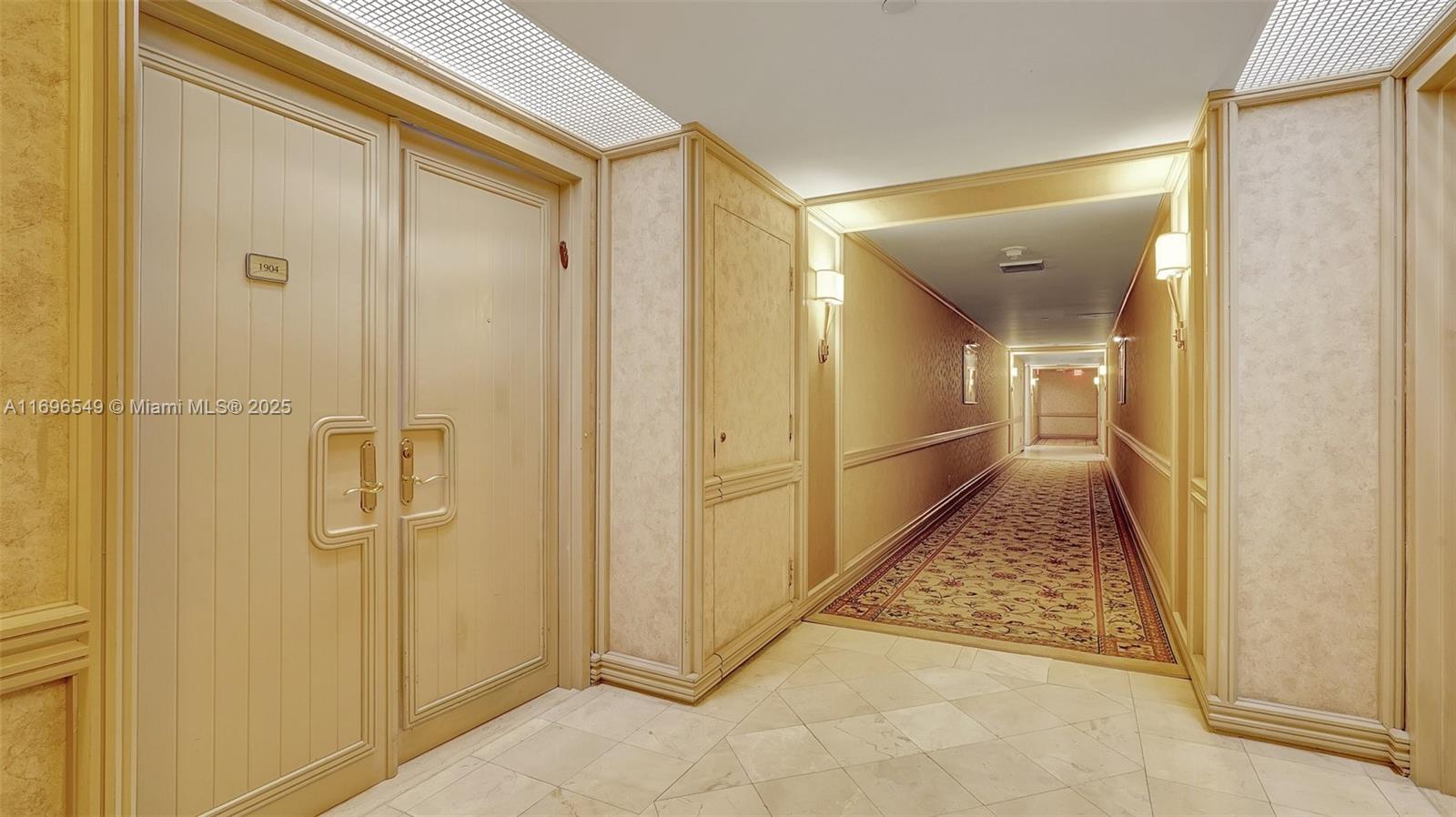 20281 E Country Club Dr # 1904