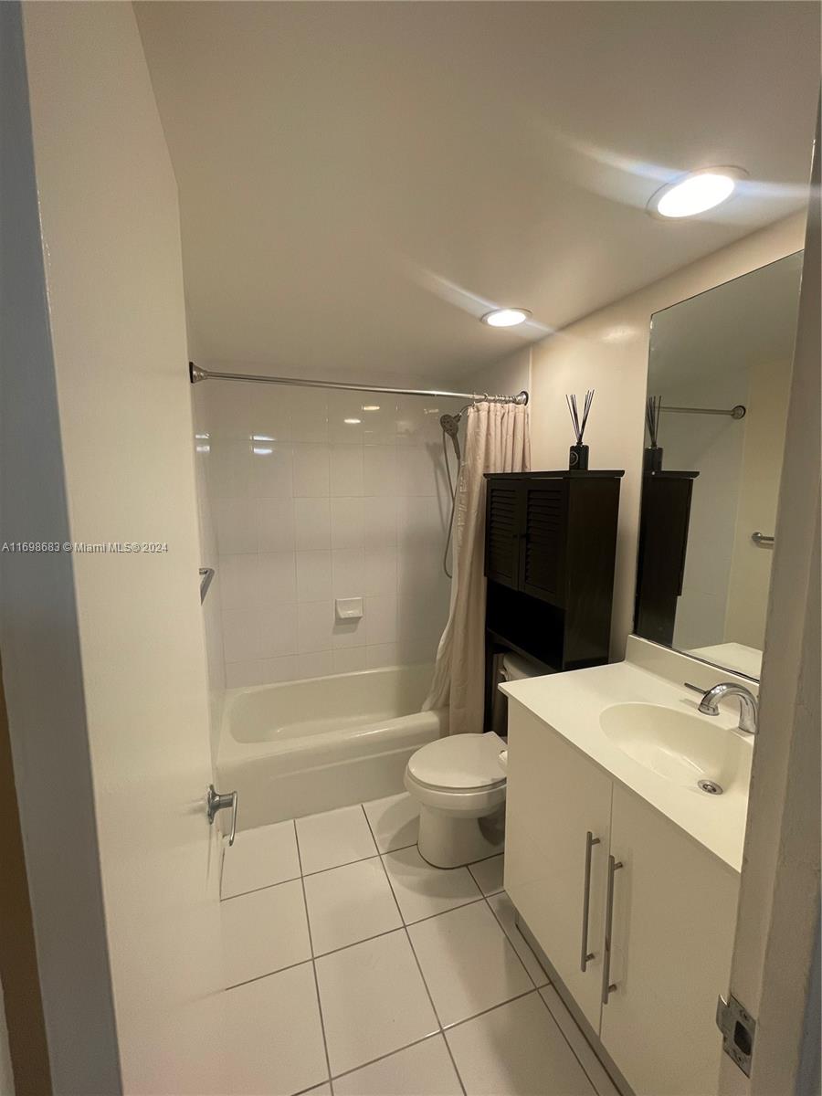 3001 S Ocean Dr # 933