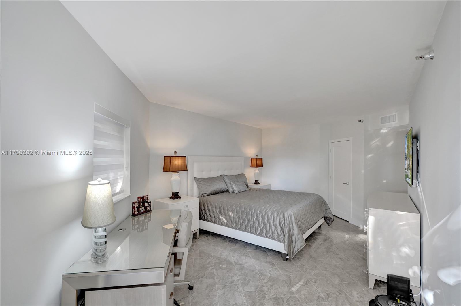 3610 Yacht Club Dr # 210