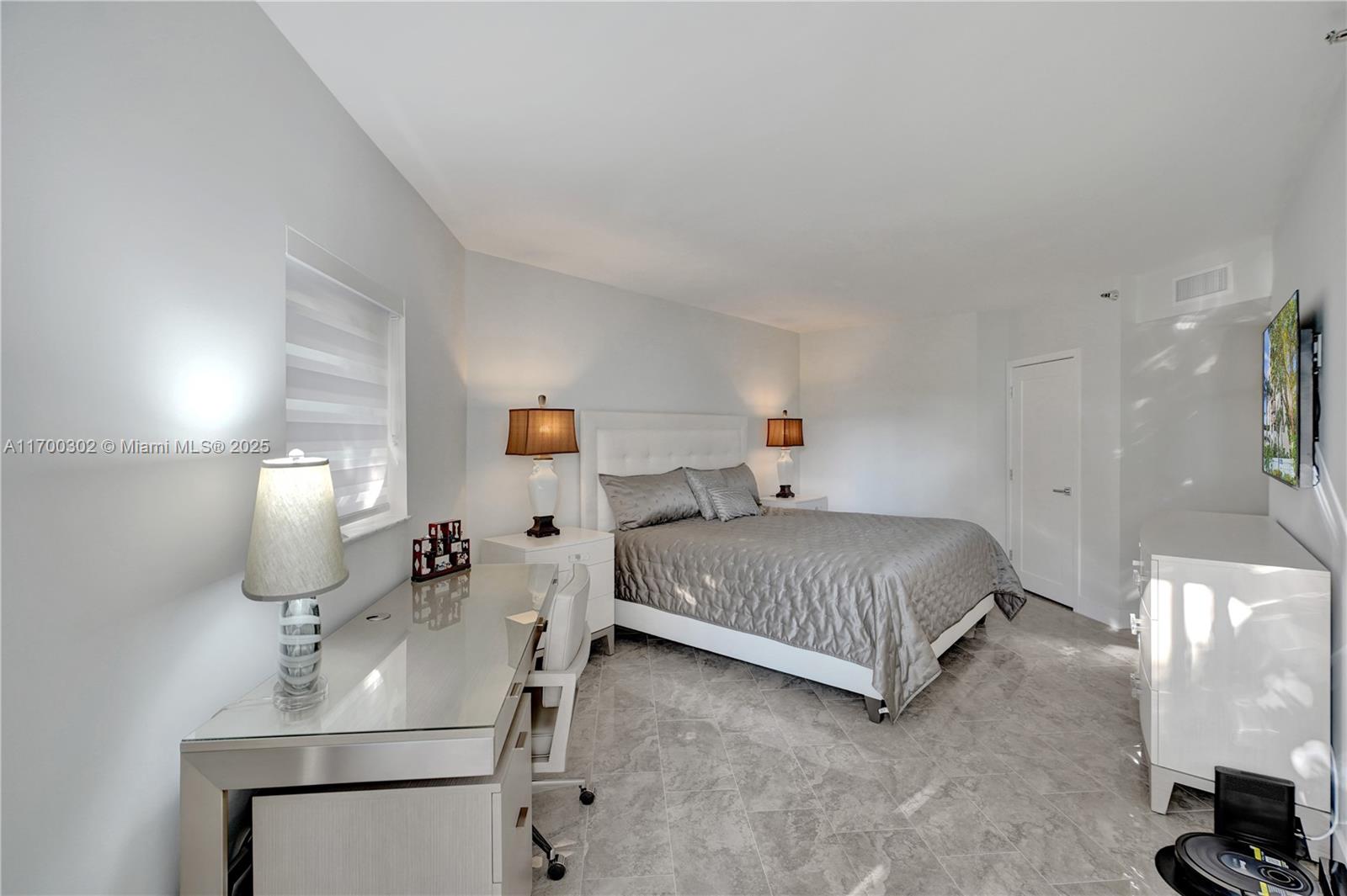 3610 Yacht Club Dr # 210
