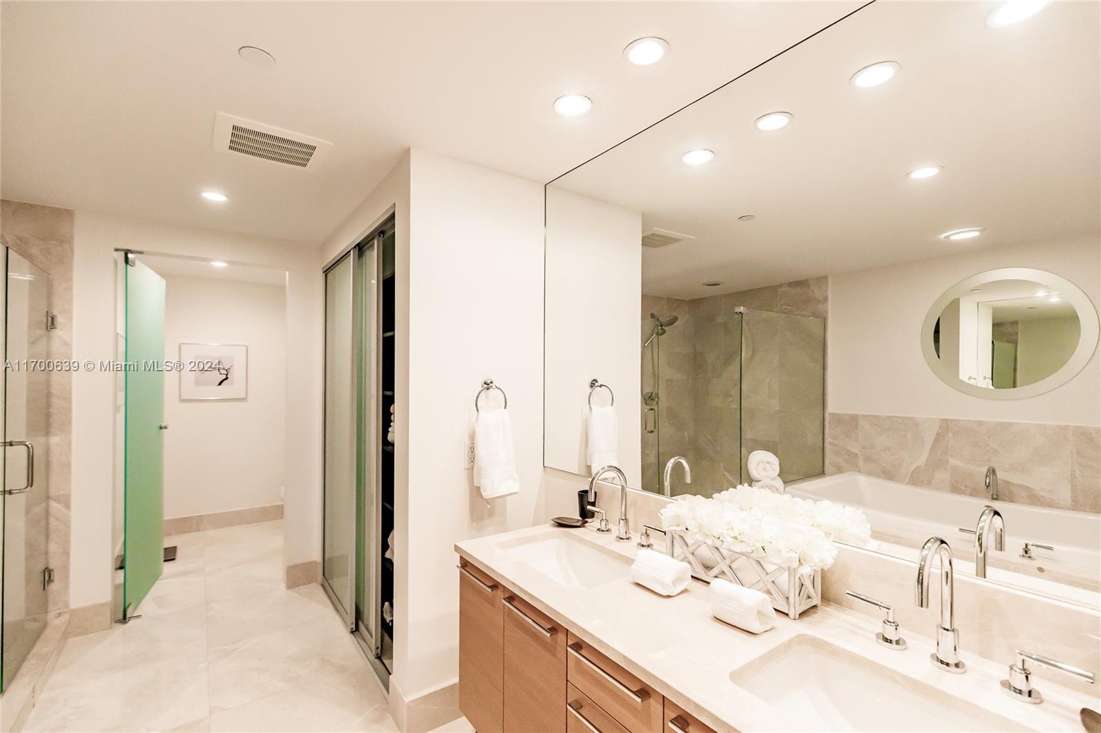 17001 Collins Ave # 3504
