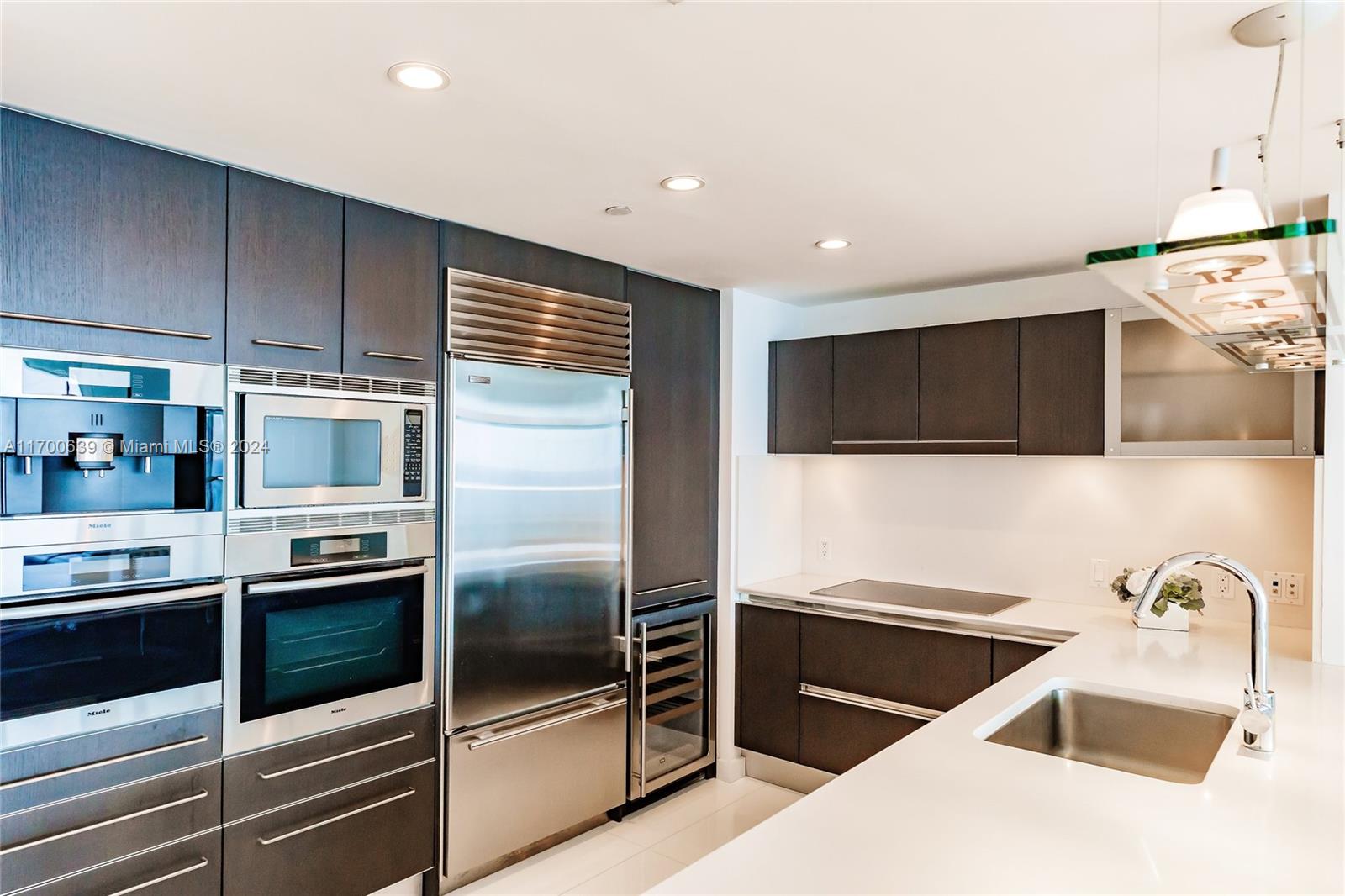 17001 Collins Ave # 3504