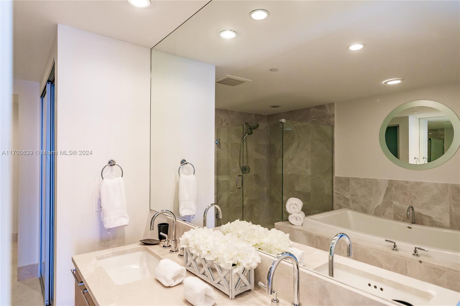 17001 Collins Ave # 3504