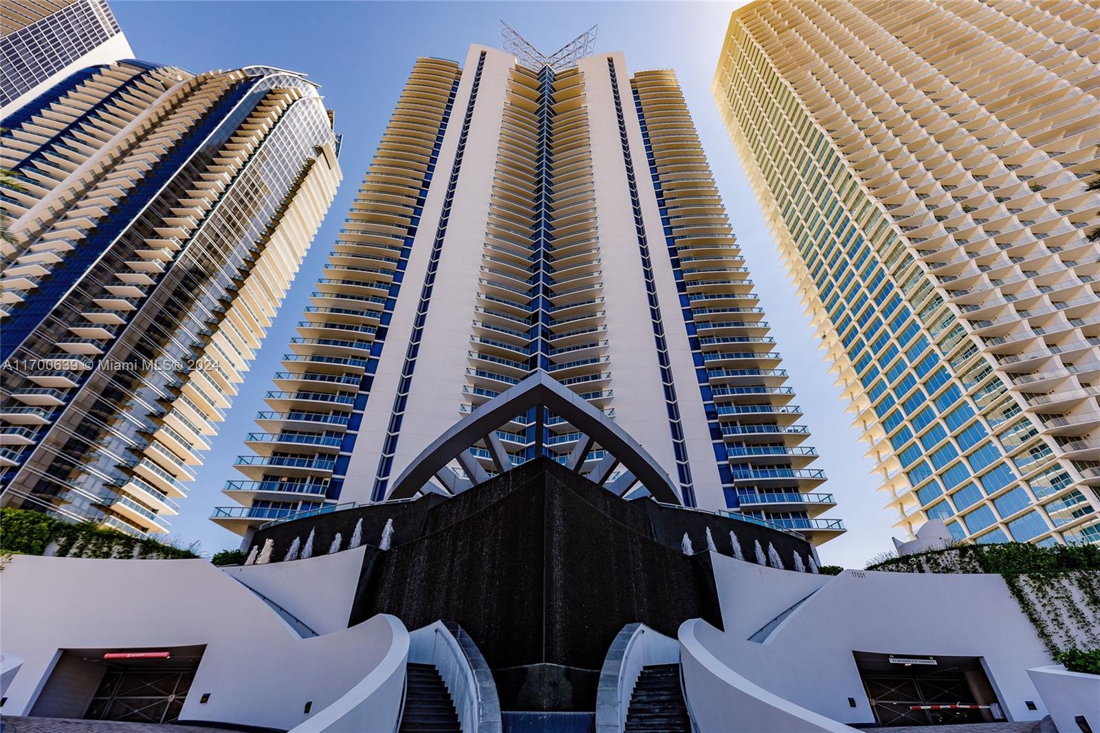 17001 Collins Ave # 3504
