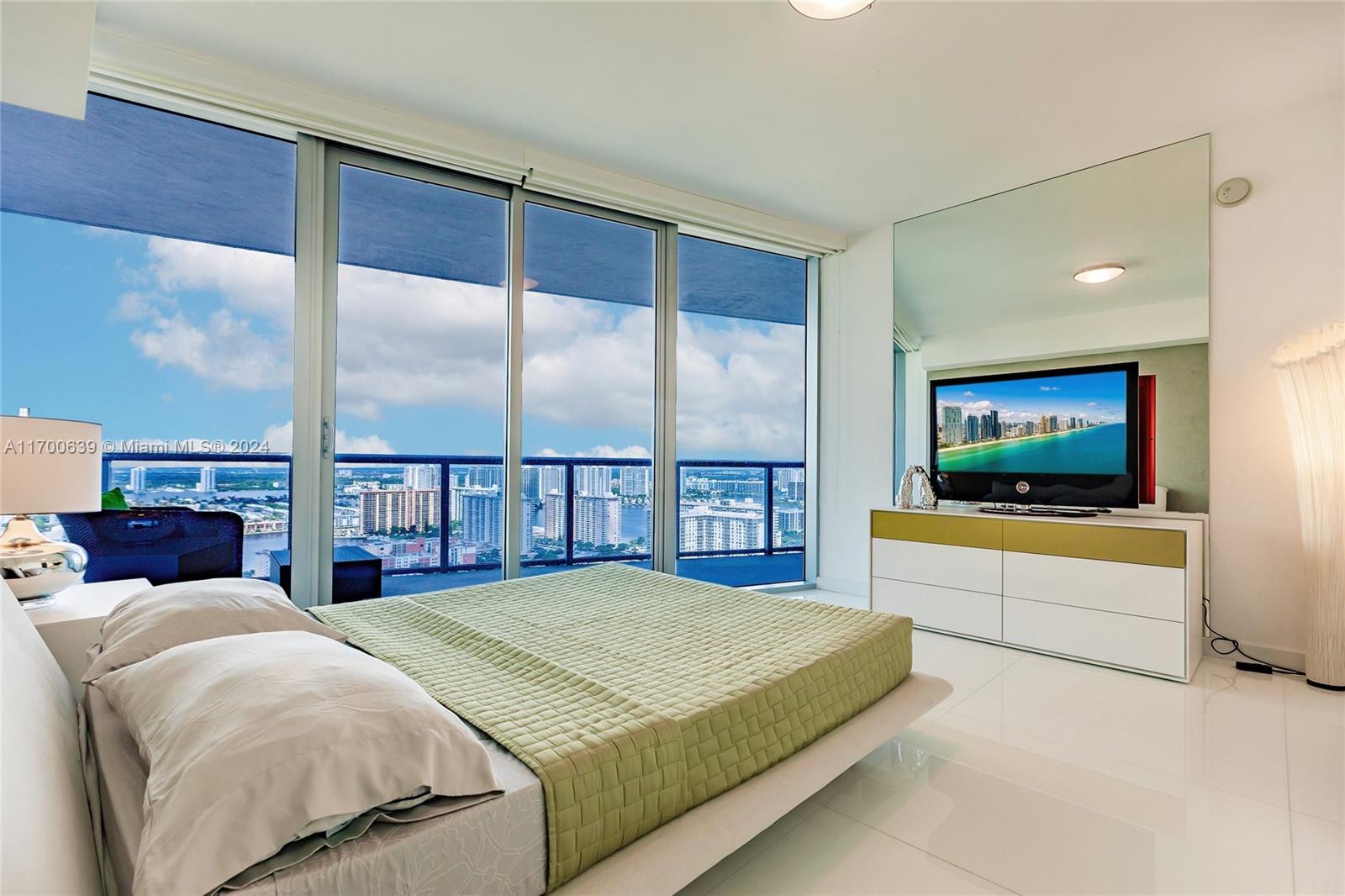 17001 Collins Ave # 3504