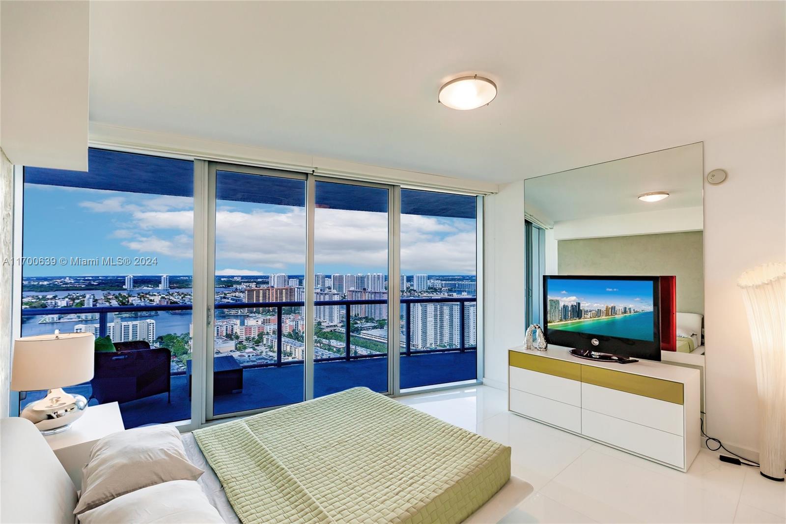 17001 Collins Ave # 3504