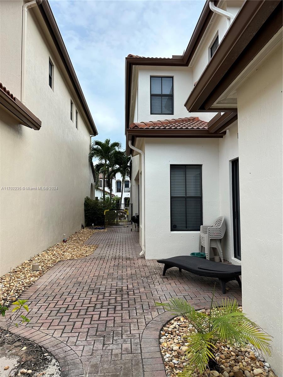 8338 NW 39th Ct # 8338
