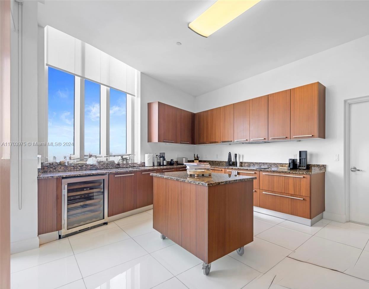 15811 Collins Ave # 3806