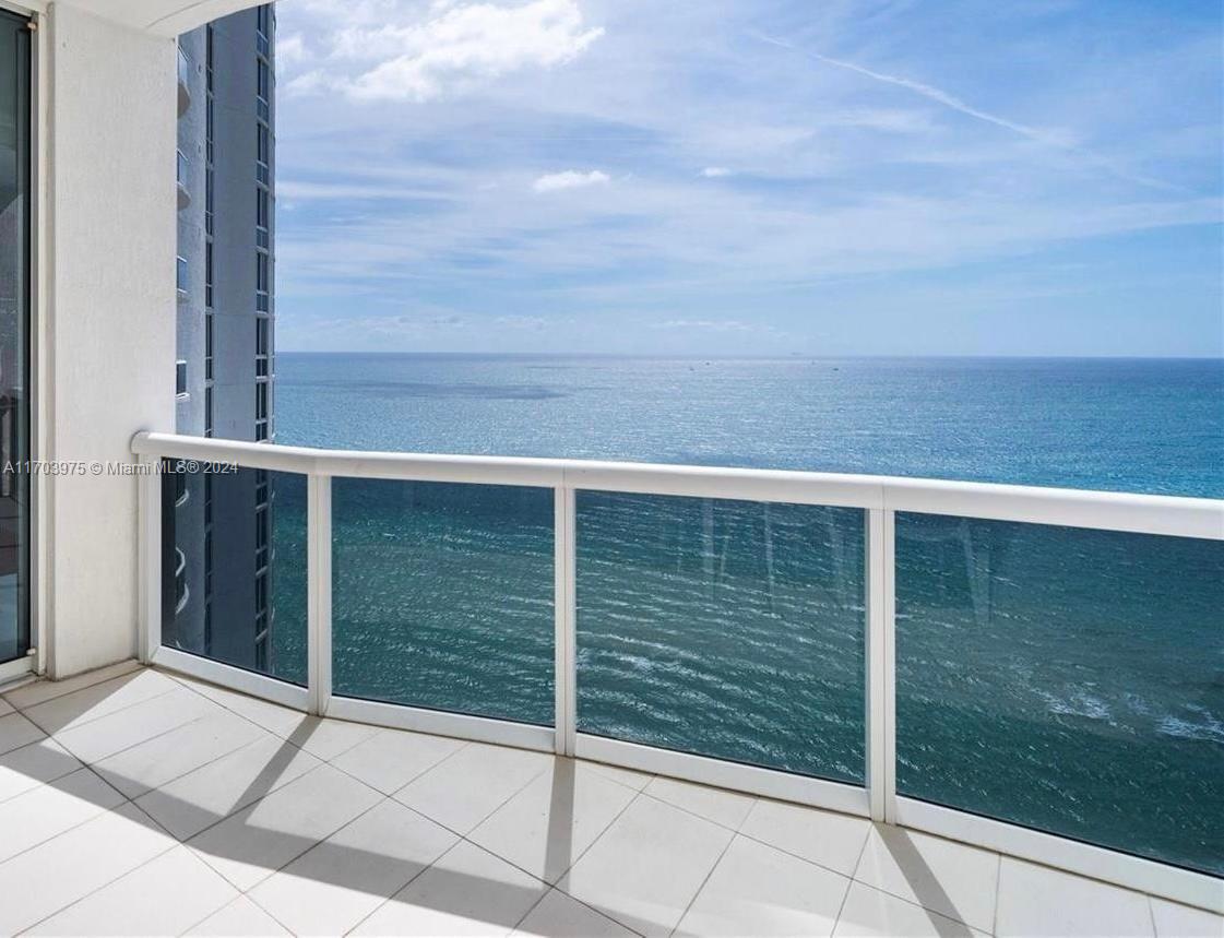 15811 Collins Ave # 3806